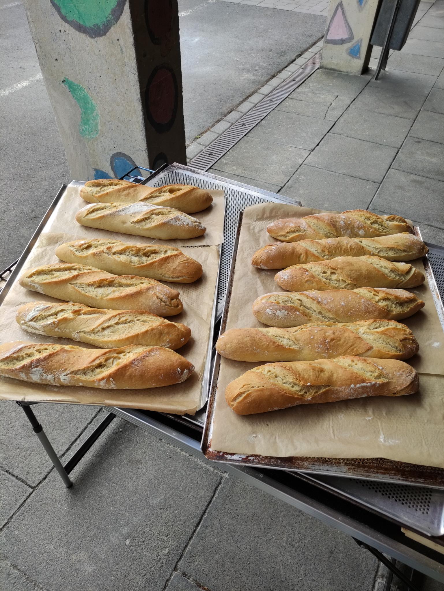 Goldbraune Baguettes